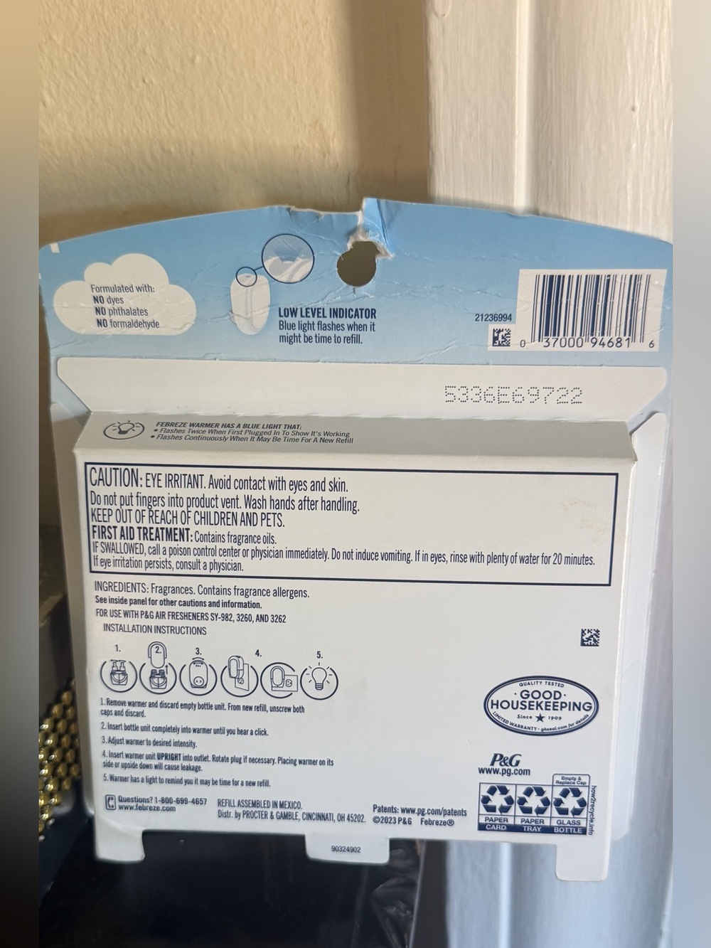 Febreze Plug-In Air Freshener Refills with Downy Scent – Pink and Blue Caps - Picture 2 of 3